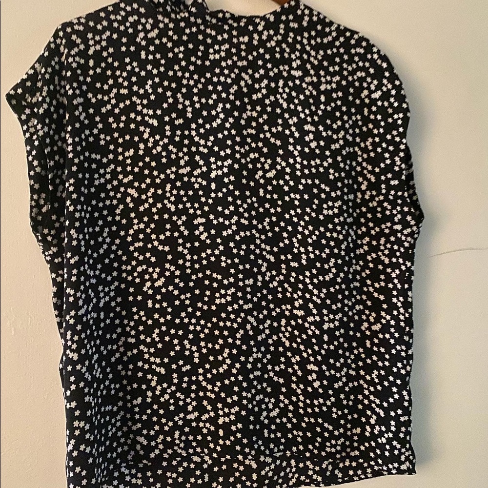 Black and whit blouse